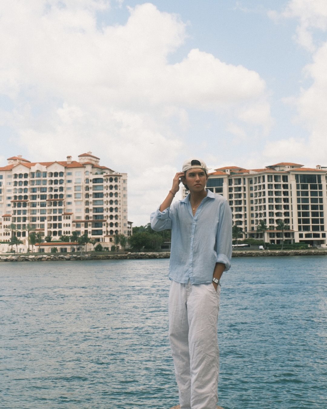 The Valdemar sky-blue shirt in the Miami campaign